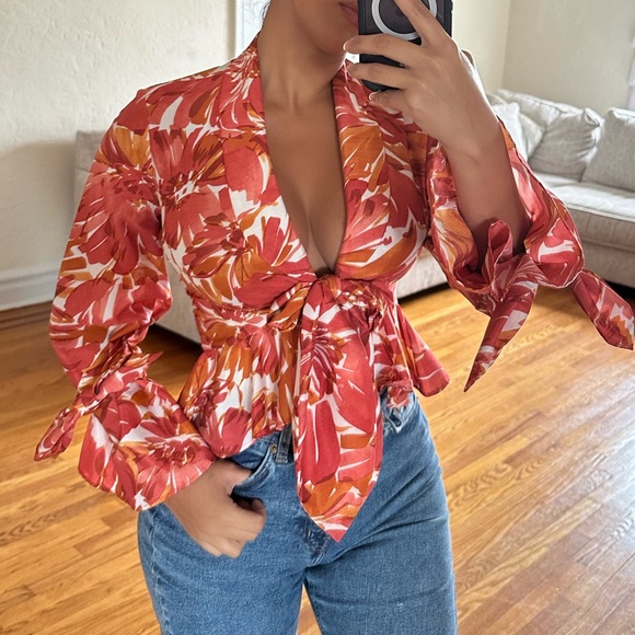 ALEXIS Reena Floral Tie-Front Cropped Top S😍 - Picture 2 of 4